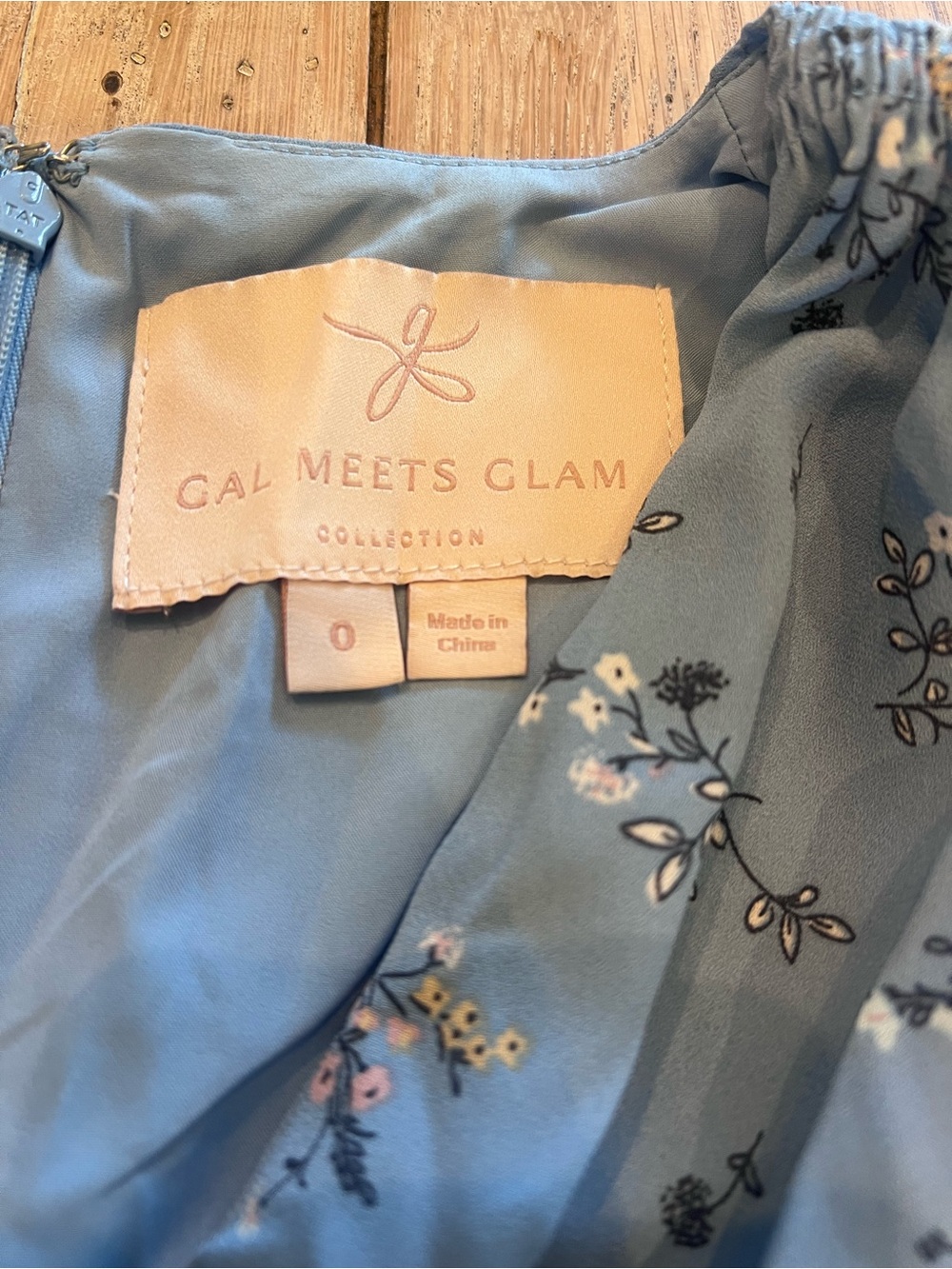 Gal Meets Glam Soft Blue Floral Long-Sleeve Zip Up Dress Soft flowy Flair - Picture 2 of 14